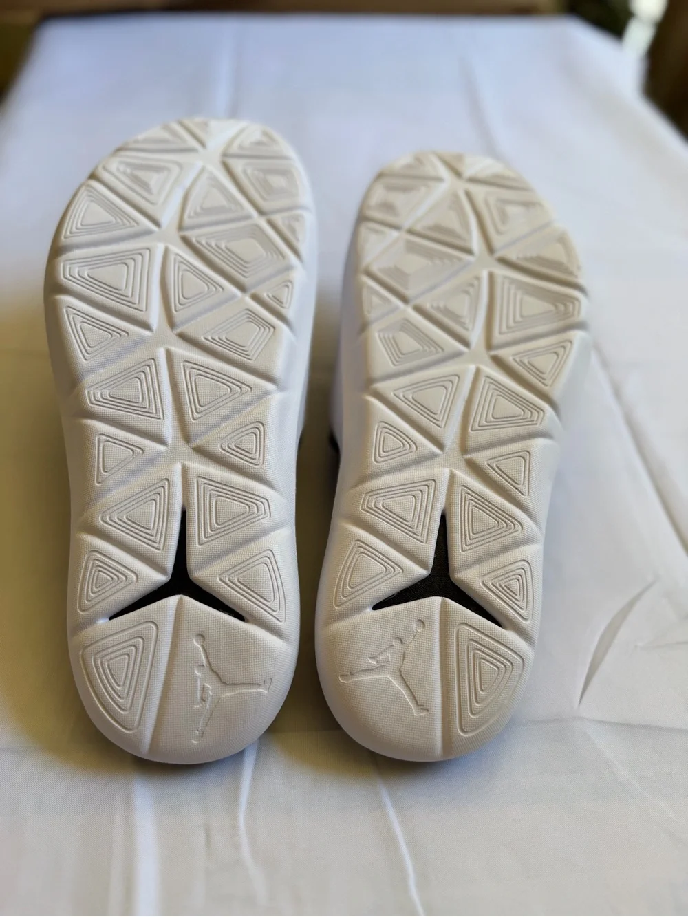 Jordan hydro 7 gold men’s new in its original box